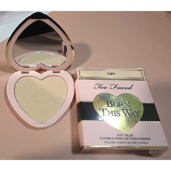 Too Faced  Born This Way Soft Blur Setting Powder, LIGHT / NEW IN BOX - Picture 2 of 4